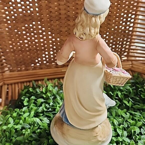 Vintage Figurine Girl With Basket Of Fruit And Goose - Picture 8 of 10